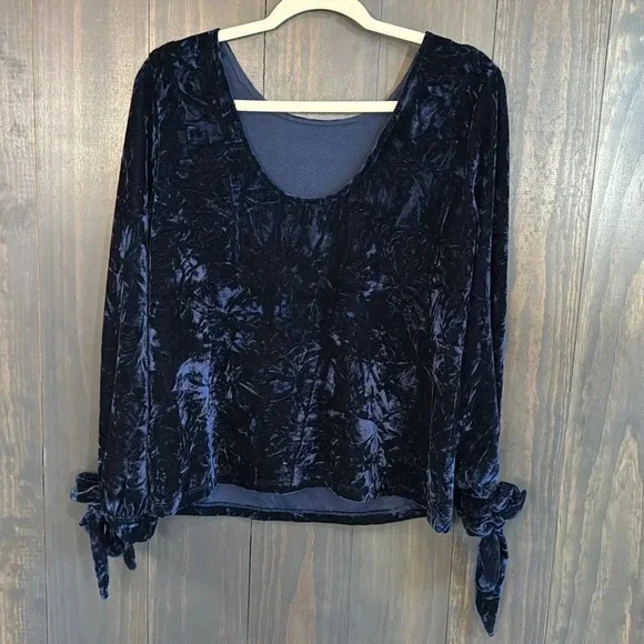 FRNCH Crushed Velvet Navy Long Sleeve Tie Wrists Top, Size M NWT - Picture 2 of 6